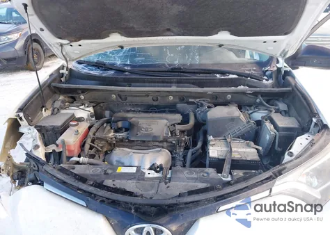 2016 Toyota Rav4 Le z USA, uszkodzony, nr VIN JTMBFREV6GJ061535